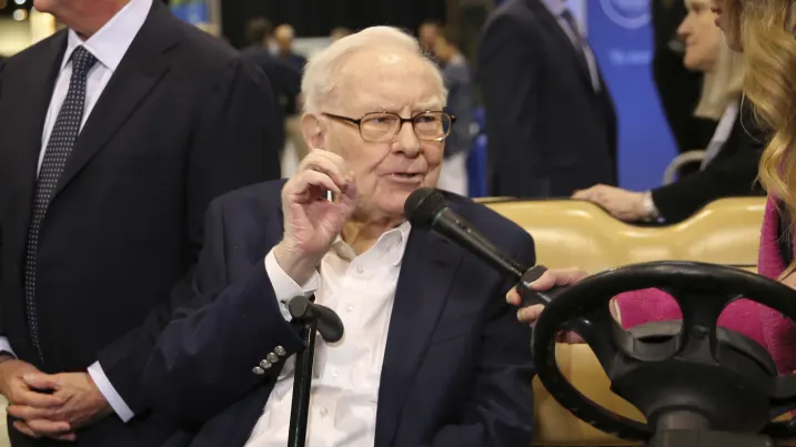 Warren Buffett: Cash is necessary ‘like oxygen’—but it’s ‘not a good asset’